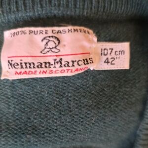 Neiman Marcus Forest Green Cashmere Sweater